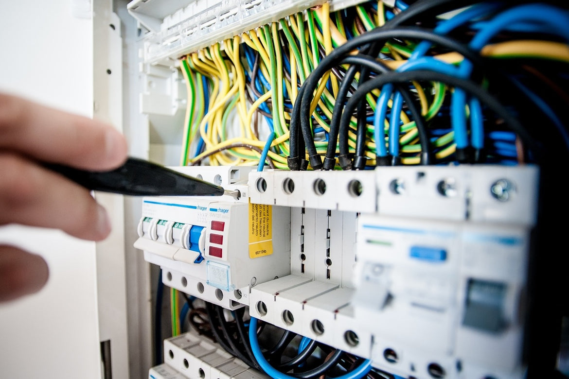 Ce este un contactor - ce înseamnă și ce rol are un contactor electric - Alternativo.RO