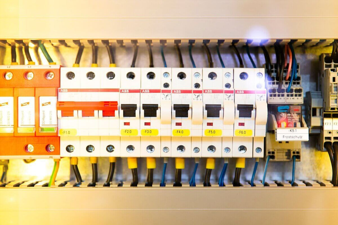 Montare tablou electric - ce este un tablou electric, ce componente are și cum se montează - Alternativo.RO