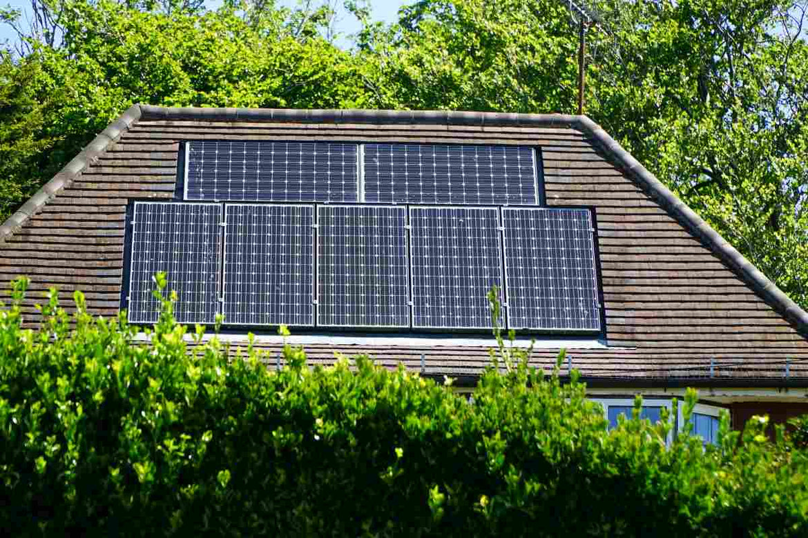 Câte panouri fotovoltaice sunt necesare pentru o casă? Află cum să alegi numărul corect de panouri pentru eficiență maximă! - Alternativo.RO