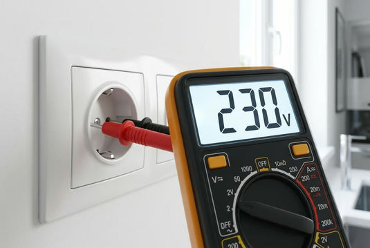 Tensiunea electrică maximă la electrocasnice: cum le protejezi de fluctuații și ce releu de protecție sau stabilizator de tensiune să alegi pentru rețele de 220V sau 380V? - Alternativo.RO