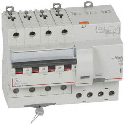 Disjunctor diferential DX³, tetrapolar, 40A, curba C, 6kA, tip AC, 30mA, 7 module, Legrand 411190, alternativo.ro