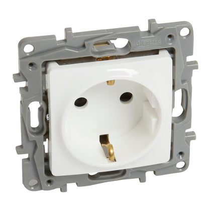 Priza simpla, cu contact de protectie 2P+T, 16A, cu protectie copii, alb, Niloe 764529, , alternativo.ro
